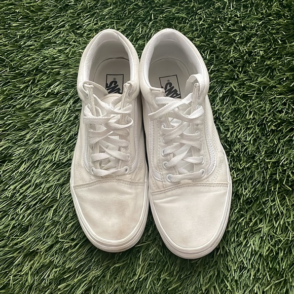 🤍All white vans🤍 - Picture 3 of 5